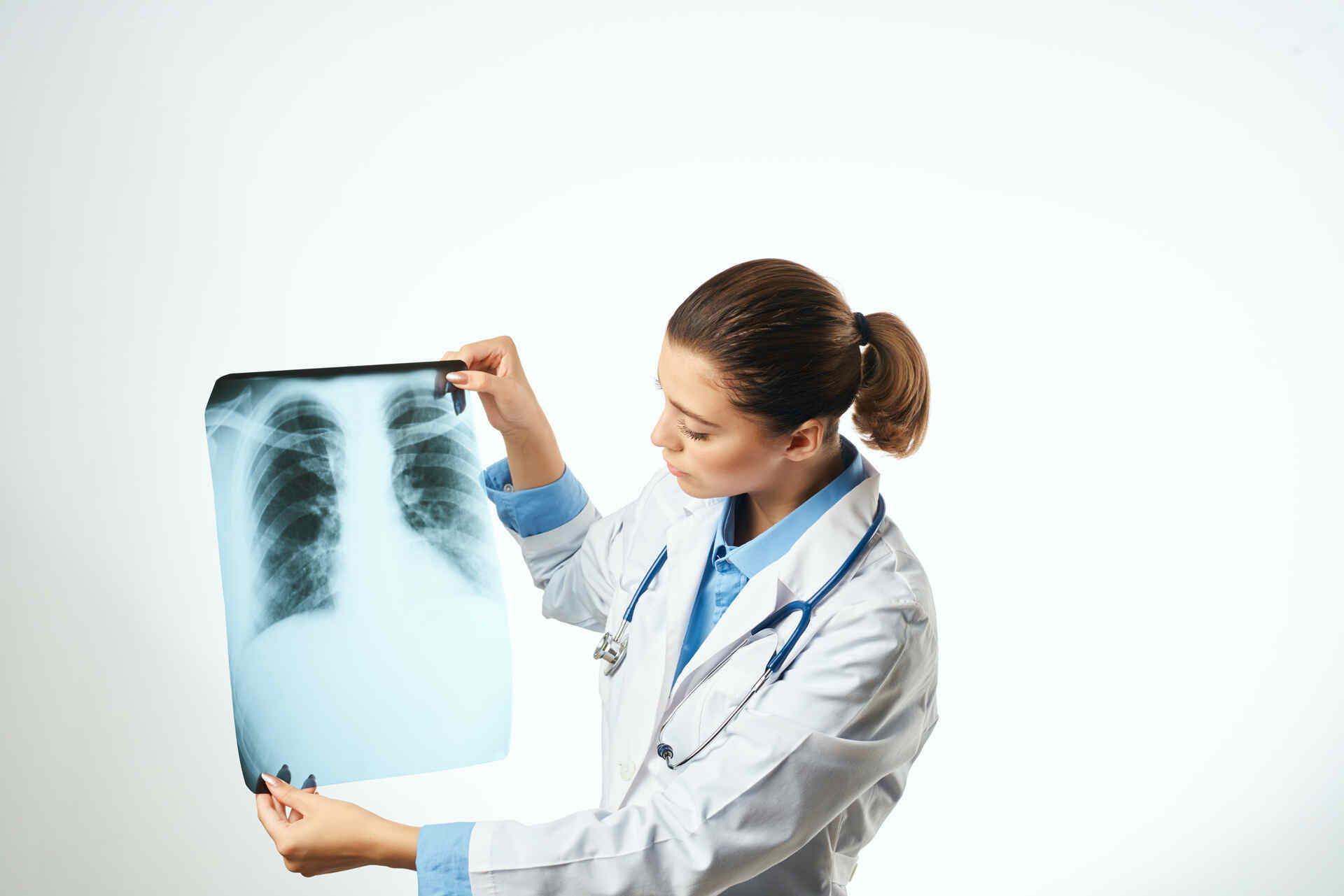 Pulmonolog ze zdjęciem rentgenowskim