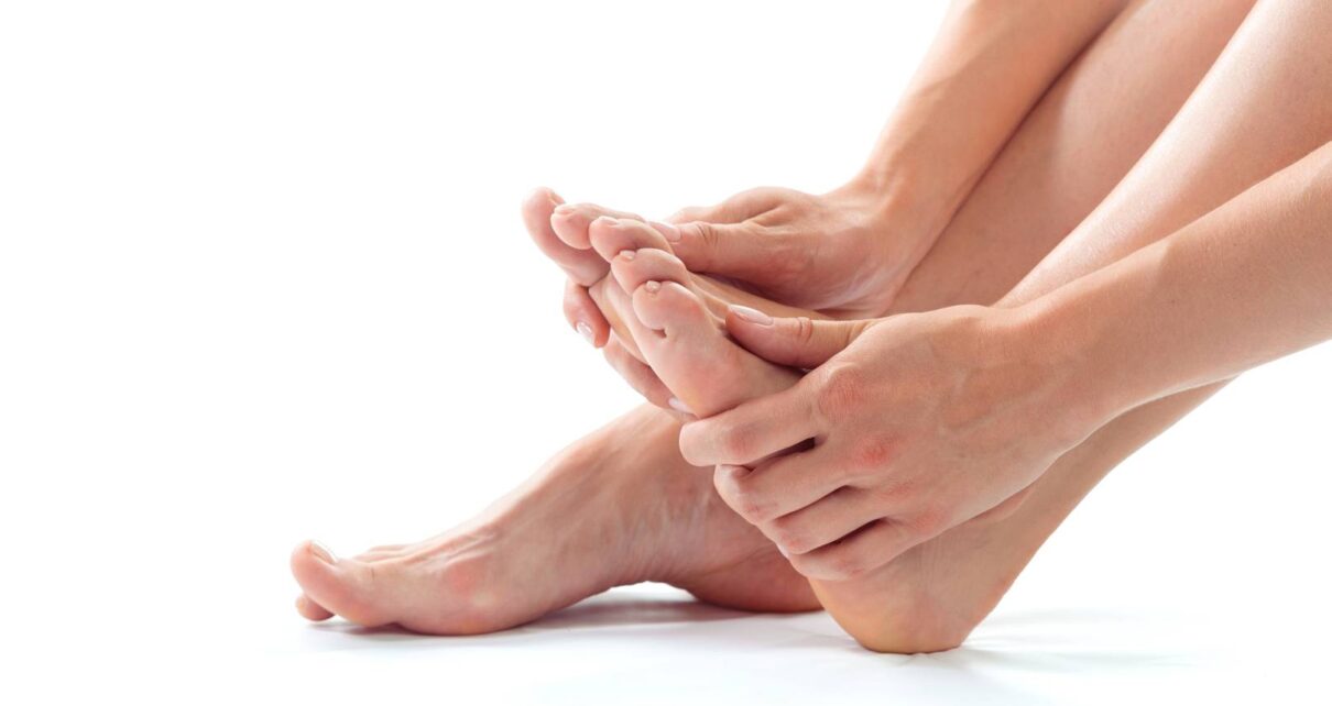 Przyczyny, objawy i leczenie odparzeń na stopach